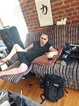 Snapshot of Littledick007007 chatting on August 8, 2026, 6:32 pm Littledick007007 online show from August 8, 2026, 6:32 pm
