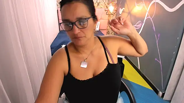 MarilynMiilf  online show from March 13, 2025, 10:54 pm