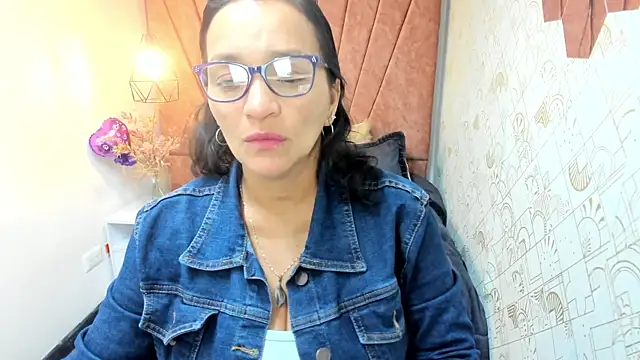 MarilynMiilf  online show from November 15, 2025, 8:05 pm