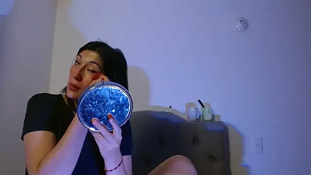 Red-moon1 online show from February 11, 2025, 1:09 pm