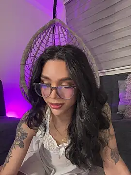 Snapshot of Samantha_Bernardo chatting on April 18, 2026, 4:38 am Samantha Bernardo online show from April 18, 2026, 4:38 am