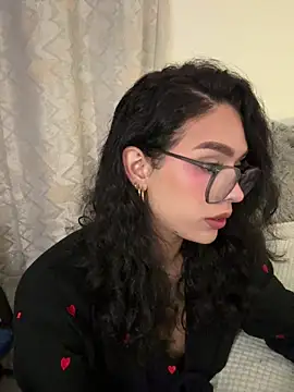 Snapshot of Samantha_Bernardo chatting on April 25, 2026, 2:25 am Samantha Bernardo online show from April 25, 2026, 2:25 am