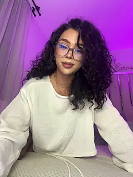 Snapshot of Samantha_Bernardo chatting on July 12, 2026, 4:25 am Samantha Bernardo online show from July 12, 2026, 4:25 am