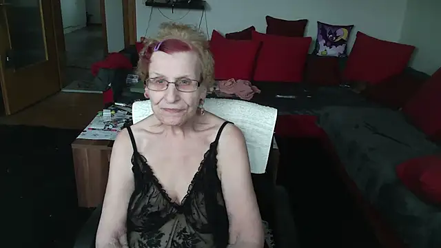 HeisseomaOriginal online show from February 19, 2025, 11:28 am