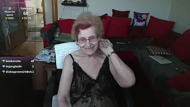 HeisseomaOriginal online show from March 10, 2025, 3:09 pm