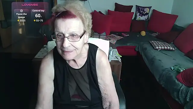 HeisseomaOriginal online show from October 1, 2025, 7:14 am