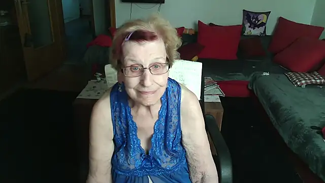 HeisseomaOriginal online show from April 14, 2026, 7:36 am