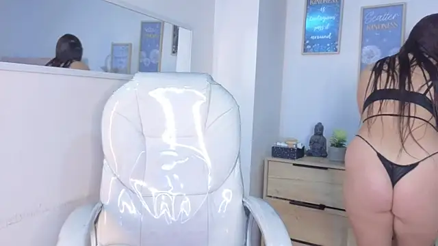 bluee hazell online show from November 21, 2025, 11:20 am