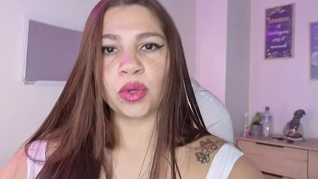 Snapshot of bluee_hazell chatting on July 16, 2026, 11:16 am bluee hazell online show from July 16, 2026, 11:16 am