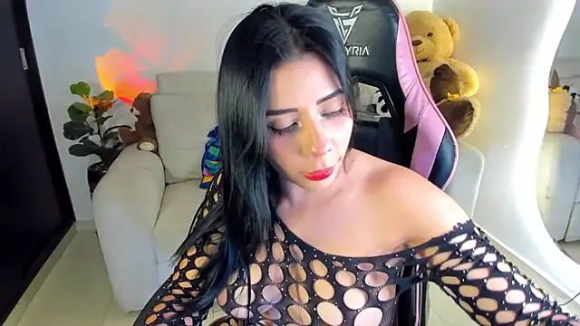 eval lee18 online show from October 20, 2025, 2:23 am