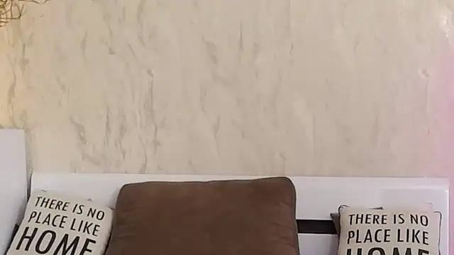 Mila Anders online show from February 9, 2025, 8:33 am