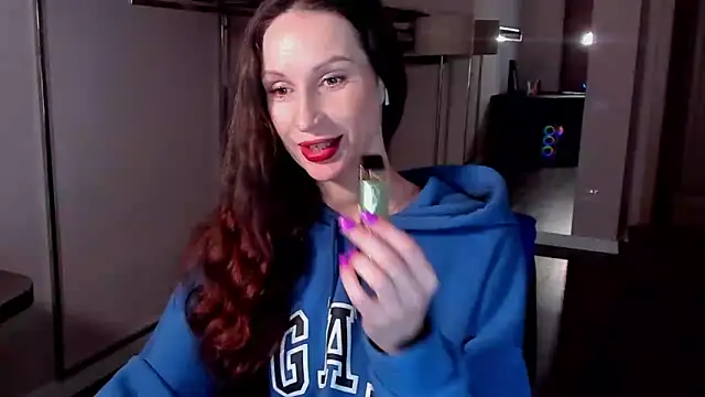 Mila Anders online show from February 12, 2026, 5:57 am