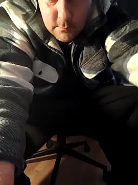 tididi1986 online show from February 3, 2026, 2:11 pm