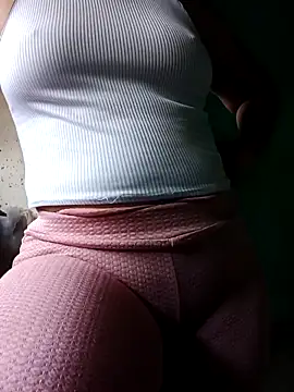 ValeriaSantos- online show from October 9, 2025, 4:38 pm