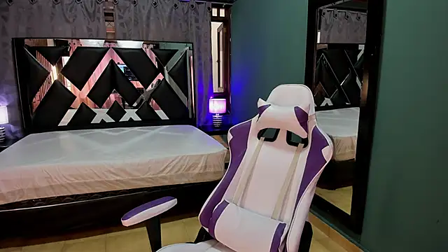 Linda4Petite online show from March 2, 2025, 1:16 pm