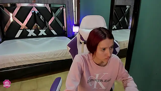 Linda4Petite online show from March 9, 2025, 1:04 pm