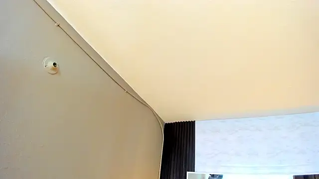 Linda4Petite online show from December 1, 2025, 6:13 pm