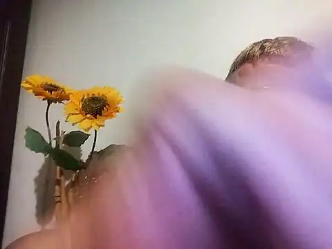 Robertino21cm online show from October 24, 2025, 4:31 am