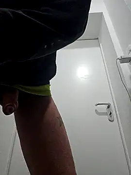 Afti2828 online show from March 29, 2026, 11:05 pm