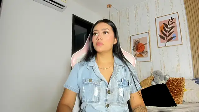 CameronCollins  online show from January 24, 2025, 7:28 pm