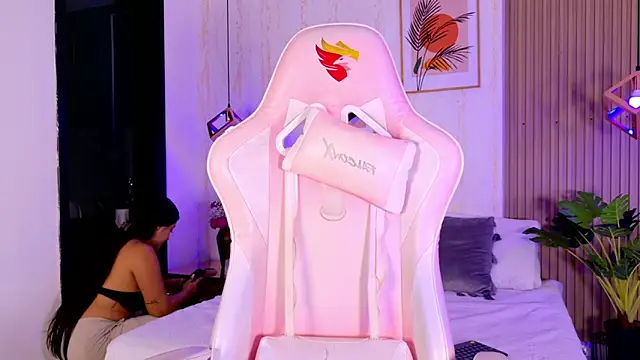 CameronCollins  online show from February 17, 2026, 7:42 pm