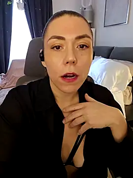 Ellie-L-Elizabeth online show from December 12, 2024, 3:59 pm