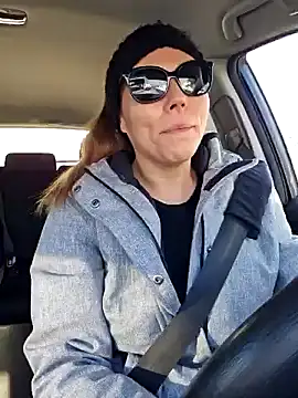 Ellie-L-Elizabeth online show from February 4, 2025, 8:17 pm