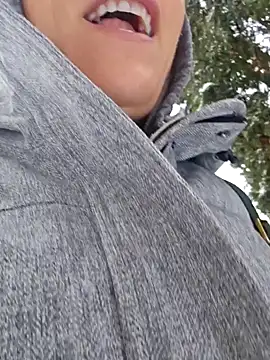 Ellie-L-Elizabeth online show from February 6, 2025, 8:02 pm