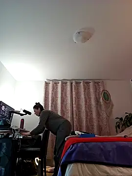 Ellie-L-Elizabeth online show from February 10, 2026, 1:43 am