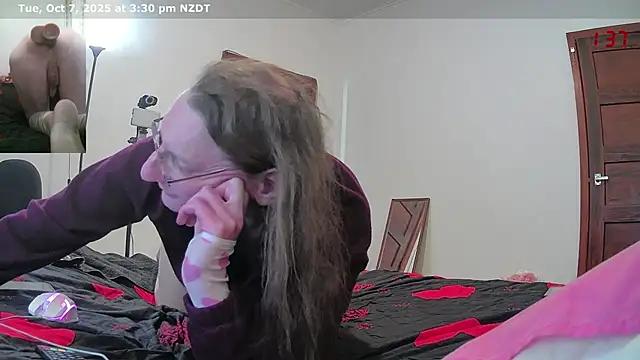 CDAdalyn online show from October 7, 2025, 2:31 am