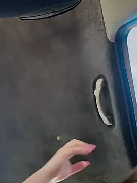 Snapshot of lunablossom_ chatting on October 12, 2025, 8:30 pm lunablossom online show from October 12, 2025, 8:30 pm