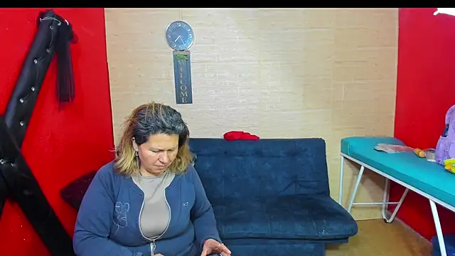 Snapshot of lesbiancuple chatting on October 28, 2025, 12:25 am lesbiancuple online show from October 28, 2025, 12:25 am