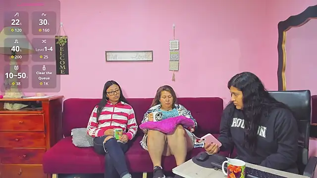 Snapshot of lesbiancuple chatting on November 19, 2025, 1:33 pm lesbiancuple online show from November 19, 2025, 1:33 pm