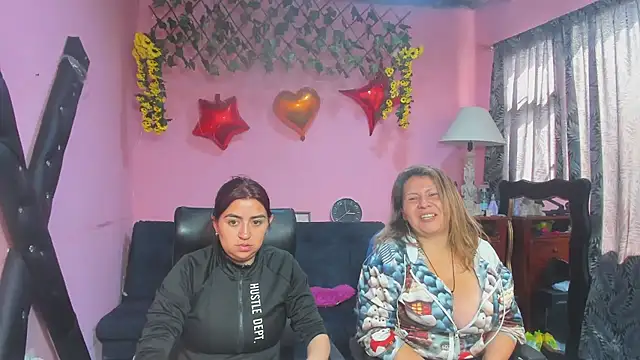 Snapshot of lesbiancuple chatting on February 17, 2026, 2:57 pm lesbiancuple online show from February 17, 2026, 2:57 pm