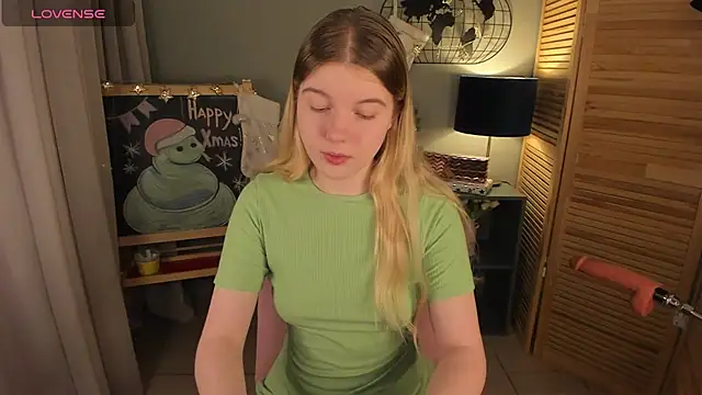 ohmyJuliet online show from December 14, 2024, 2:23 am