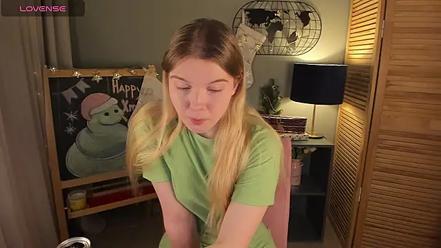 ohmyJuliet online show from December 26, 2024, 2:22 am