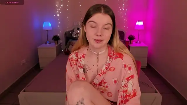 ohmyJuliet online show from January 15, 2025, 10:06 am