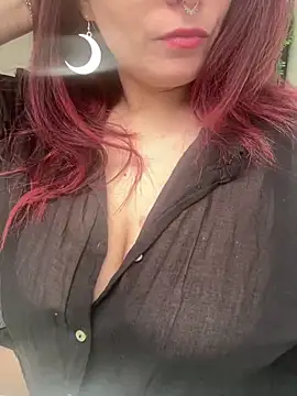 LunaMoongirl online show from January 9, 2025, 1:35 pm