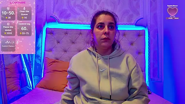 KarinaNoir online show from February 10, 2026, 5:00 am