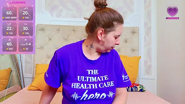 KarinaNoir online show from February 12, 2026, 5:13 am