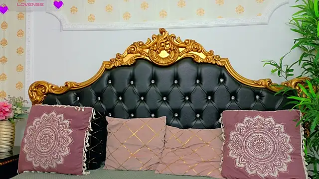 KarinaNoir online show from April 21, 2026, 3:57 am