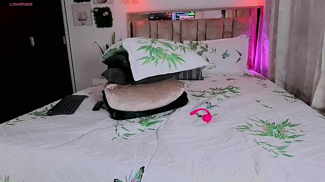 Dulce Morrys online show from April 19, 2026, 6:10 pm