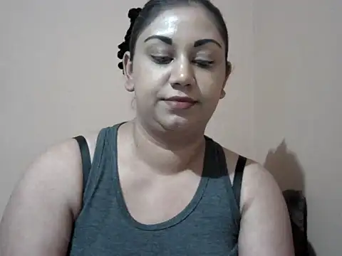 Snapshot of bellachow10 chatting on May 1, 2026, 7:07 pm bellachow10 online show from May 1, 2026, 7:07 pm