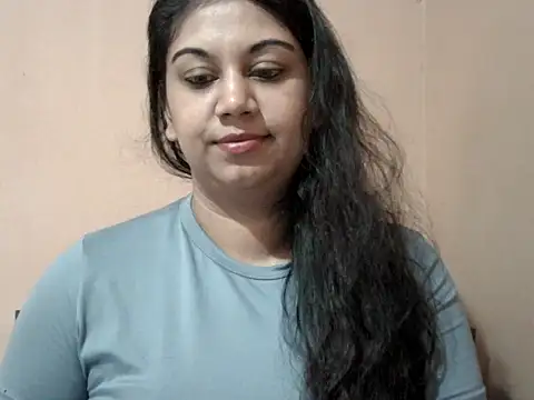 Snapshot of bellachow10 chatting on May 25, 2026, 6:19 am bellachow10 online show from May 25, 2026, 6:19 am