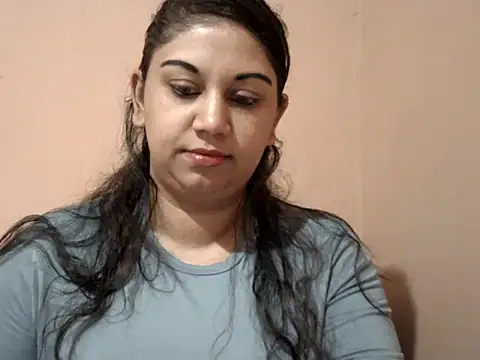Snapshot of bellachow10 chatting on May 29, 2026, 5:49 am bellachow10 online show from May 29, 2026, 5:49 am