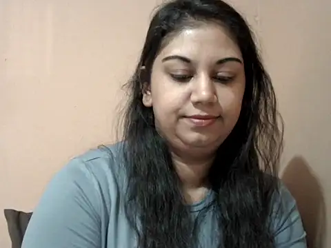 Snapshot of bellachow10 chatting on June 1, 2026, 6:15 am bellachow10 online show from June 1, 2026, 6:15 am