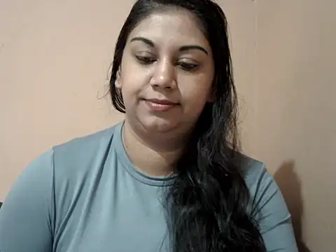 Snapshot of bellachow10 chatting on June 5, 2026, 7:25 am bellachow10 online show from June 5, 2026, 7:25 am