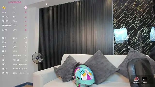 kimbrownn online show from February 4, 2025, 12:33 pm