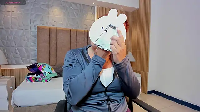 kimbrownn online show from April 21, 2026, 11:38 am