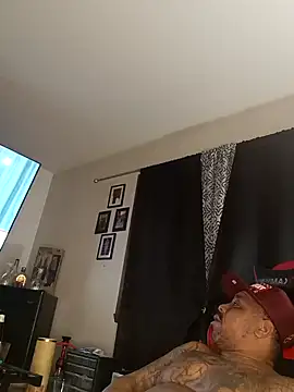 yellowwetfox online show from January 18, 2025, 4:26 am